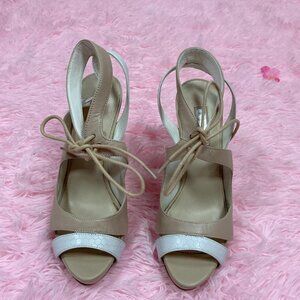 Guess Tan And White Leather heel